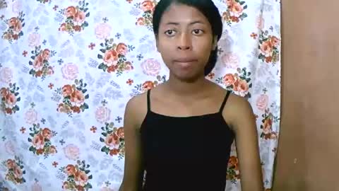 joliekah27 online show from 03/10/25, 06:49