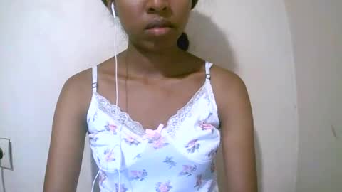 Snapshot of joliekah27 chatting on 04/18/26, 07:58 joliekah27 online show from 04/18/26, 07:58
