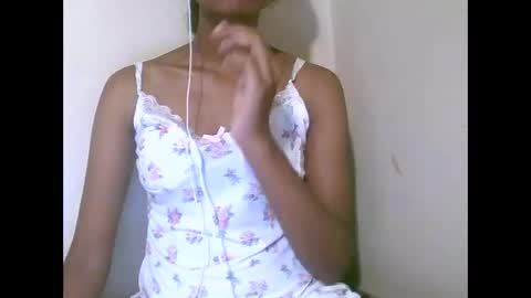Snapshot of joliekah27 chatting on 04/19/26, 08:44 joliekah27 online show from 04/19/26, 08:44