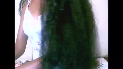 Snapshot of joliekah27 chatting on 04/21/26, 01:42 joliekah27 online show from 04/21/26, 01:42