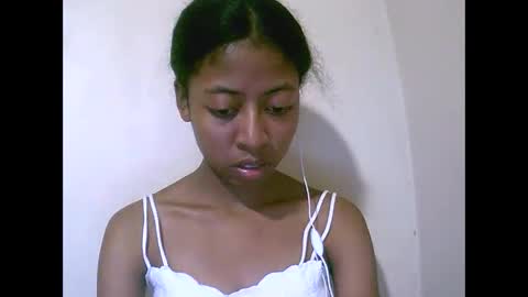 Snapshot of joliekah27 chatting on 04/23/26, 12:29 joliekah27 online show from 04/23/26, 12:29
