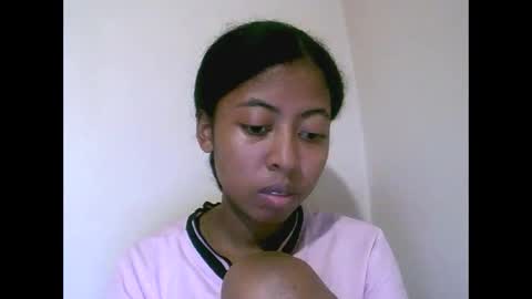 Snapshot of joliekah27 chatting on 05/17/26, 10:44 joliekah27 online show from 05/17/26, 10:44