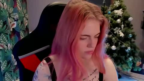 Snapshot of jolly_doll_ chatting on 12/10/24, 02:48 Jolly online show from 12/10/24, 02:48