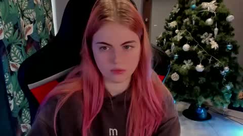 Snapshot of jolly_doll_ chatting on 12/10/24, 06:01 Jolly online show from 12/10/24, 06:01