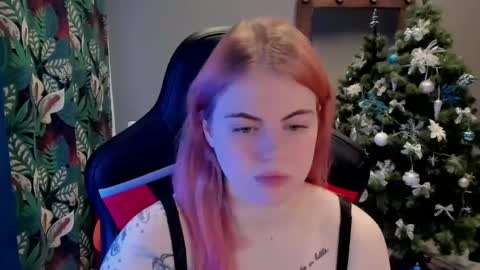 Snapshot of jolly_doll_ chatting on 12/12/24, 02:59 Jolly online show from 12/12/24, 02:59