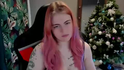 Snapshot of jolly_doll_ chatting on 12/13/24, 03:05 Jolly online show from 12/13/24, 03:05