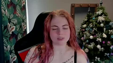 Snapshot of jolly_doll_ chatting on 12/13/24, 07:47 Jolly online show from 12/13/24, 07:47