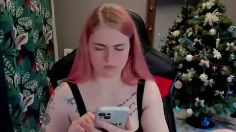 Snapshot of jolly_doll_ chatting on 12/13/24, 10:51 Jolly online show from 12/13/24, 10:51