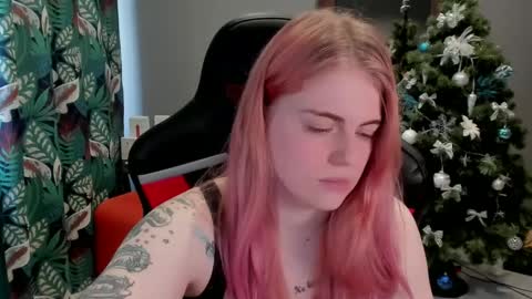 Snapshot of jolly_doll_ chatting on 12/16/24, 07:26 Jolly online show from 12/16/24, 07:26