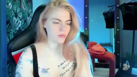 Snapshot of jolly_doll_ chatting on 01/10/25, 03:07 Jolly online show from 01/10/25, 03:07