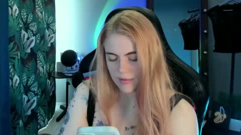 Snapshot of jolly_doll_ chatting on 01/10/25, 06:09 Jolly online show from 01/10/25, 06:09