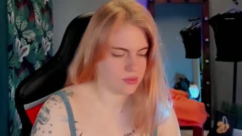 Snapshot of jolly_doll_ chatting on 01/13/25, 02:50 Jolly online show from 01/13/25, 02:50