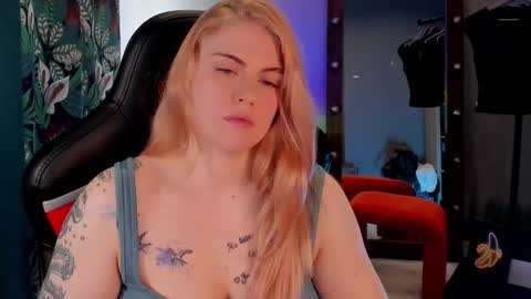 Snapshot of jolly_doll_ chatting on 01/13/25, 05:55 Jolly online show from 01/13/25, 05:55