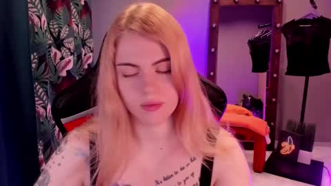 Snapshot of jolly_doll_ chatting on 01/17/25, 02:50 Jolly online show from 01/17/25, 02:50