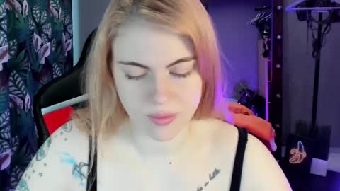 Snapshot of jolly_doll_ chatting on 01/18/25, 02:58 Jolly online show from 01/18/25, 02:58