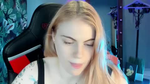 Snapshot of jolly_doll_ chatting on 01/21/25, 10:30 Jolly online show from 01/21/25, 10:30