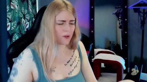 Snapshot of jolly_doll_ chatting on 01/23/25, 06:39 Jolly online show from 01/23/25, 06:39