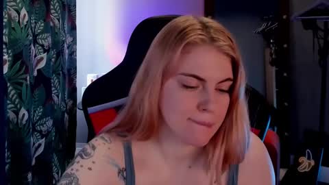 Snapshot of jolly_doll_ chatting on 01/24/25, 06:03 Jolly online show from 01/24/25, 06:03