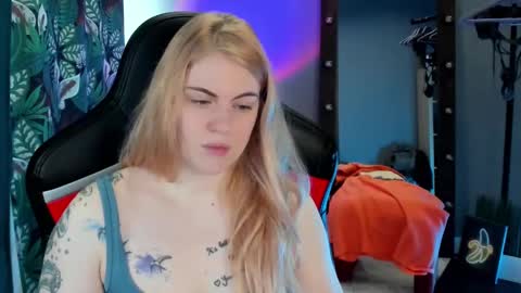 Snapshot of jolly_doll_ chatting on 01/31/25, 04:58 Jolly online show from 01/31/25, 04:58