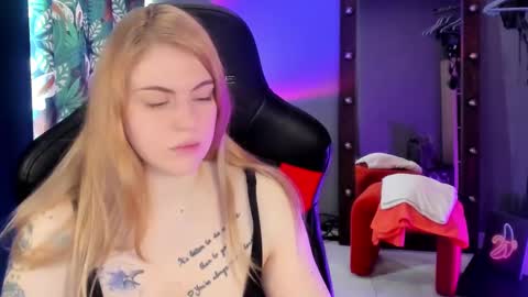 Snapshot of jolly_doll_ chatting on 02/28/25, 04:54 Jolly online show from 02/28/25, 04:54