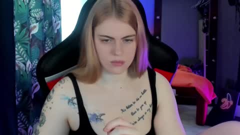 Snapshot of jolly_doll_ chatting on 03/03/25, 06:48 Jolly online show from 03/03/25, 06:48