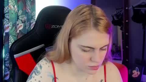 Snapshot of jolly_doll_ chatting on 03/06/25, 07:47 Jolly online show from 03/06/25, 07:47