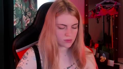 Snapshot of jolly_doll_ chatting on 03/11/25, 05:49 Jolly online show from 03/11/25, 05:49