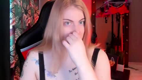 Snapshot of jolly_doll_ chatting on 03/11/25, 11:23 Jolly online show from 03/11/25, 11:23