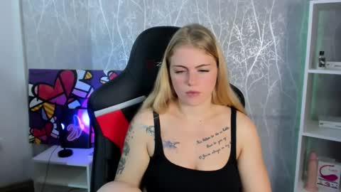 Snapshot of jolly_doll_ chatting on 09/11/25, 06:24 Jolly online show from 09/11/25, 06:24