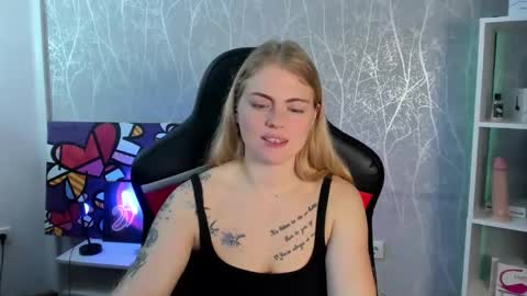 Snapshot of jolly_doll_ chatting on 09/27/25, 03:22 Jolly online show from 09/27/25, 03:22