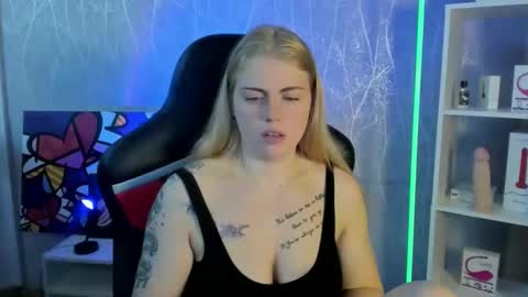 Snapshot of jolly_doll_ chatting on 10/14/25, 03:51 Jolly online show from 10/14/25, 03:51