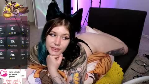 Snapshot of joltionmac chatting on 02/27/25, 06:31 JoltionMac JJ online show from 02/27/25, 06:31