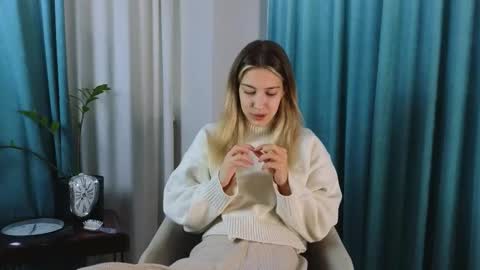 Viola online show from 09/19/25, 11:55