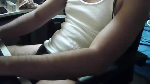 Snapshot of jon099 chatting on 10/06/25, 10:40 jon099 online show from 10/06/25, 10:40