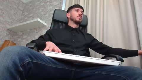 Snapshot of jonahshaw chatting on 11/02/25, 05:10 JonahShaw online show from 11/02/25, 05:10