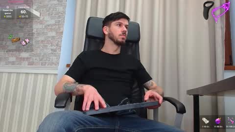 Snapshot of jonahshaw chatting on 11/15/25, 05:27 JonahShaw online show from 11/15/25, 05:27