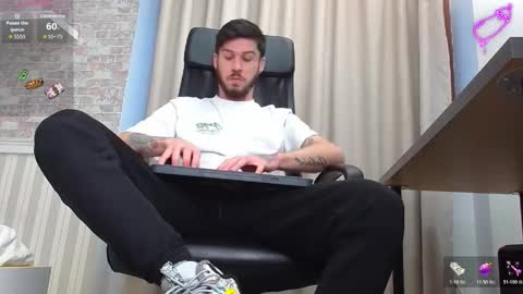 Snapshot of jonahshaw chatting on 11/21/25, 05:28 JonahShaw online show from 11/21/25, 05:28