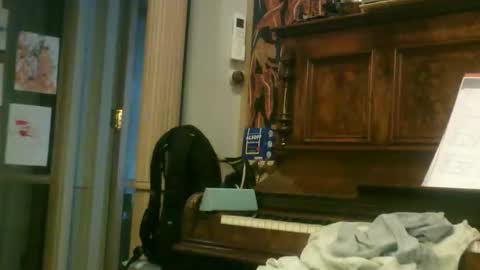 Snapshot of jonasbkk chatting on 10/31/25, 09:43 jonasbkk online show from 10/31/25, 09:43