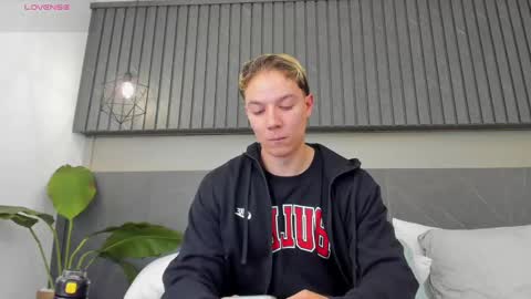 Jonathan Danielss  online show from 02/26/25, 12:47