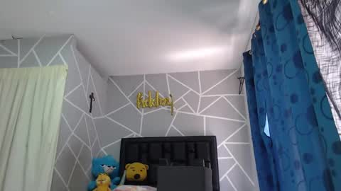 jonathancast08 online show from 12/31/24, 05:29