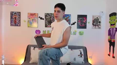 Instagram jonathanfit14 online show from 10/26/25, 07:42