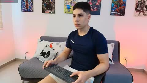 Instagram jonathanfit14 online show from 04/14/26, 09:21