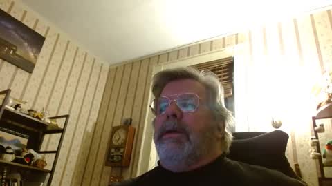 Snapshot of joncpics chatting on 12/04/24, 11:46 joncpics online show from 12/04/24, 11:46