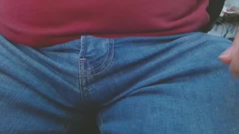 Snapshot of joncpics chatting on 12/05/25, 07:54 joncpics online show from 12/05/25, 07:54