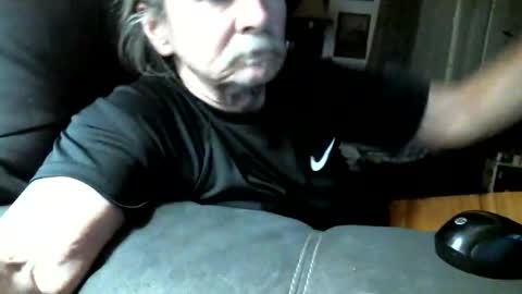 Jonelvis123456 online show from 04/15/26, 08:54