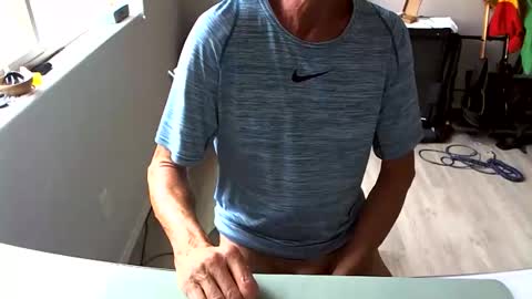 Snapshot of jonluvsyou2 chatting on 04/10/26, 05:06 Jon Rockit online show from 04/10/26, 05:06