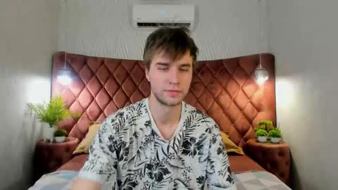 Snapshot of jonnahhell chatting on 11/07/25, 11:10 Jonah online show from 11/07/25, 11:10