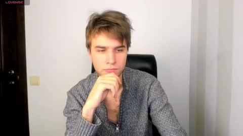 Snapshot of jonnahhell chatting on 11/12/25, 12:05 Jonah online show from 11/12/25, 12:05