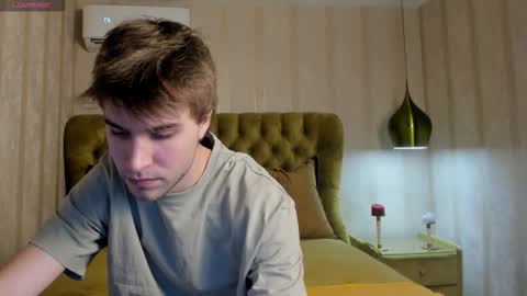 Snapshot of jonnahhell chatting on 11/19/25, 12:27 Jonah online show from 11/19/25, 12:27