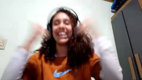Snapshot of jonnieberndsen chatting on 06/15/26, 04:20 Rosa online show from 06/15/26, 04:20